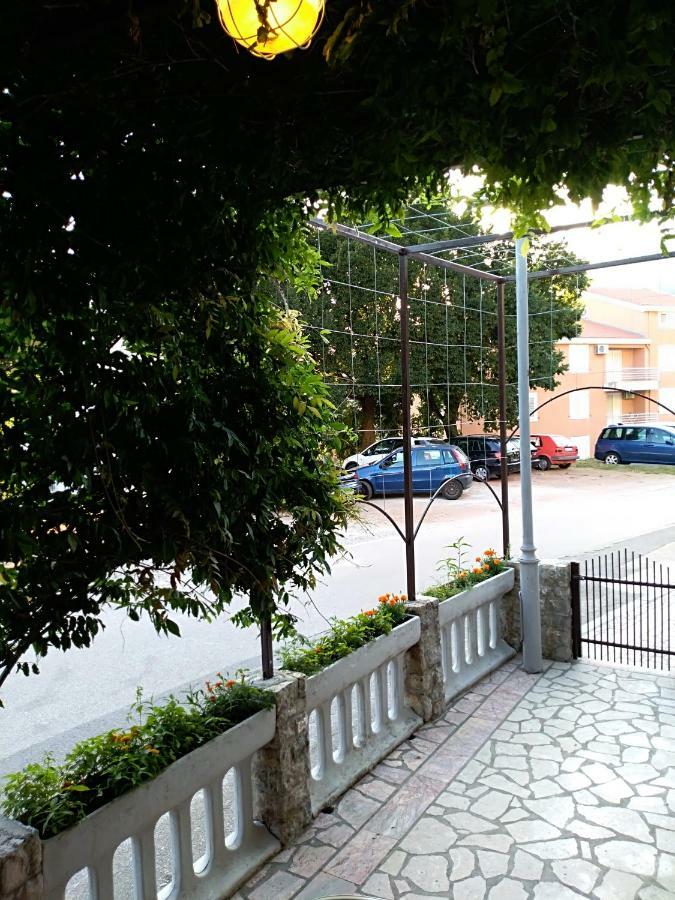 Apartmani Jovanovic Petrovac Eksteriør bilde