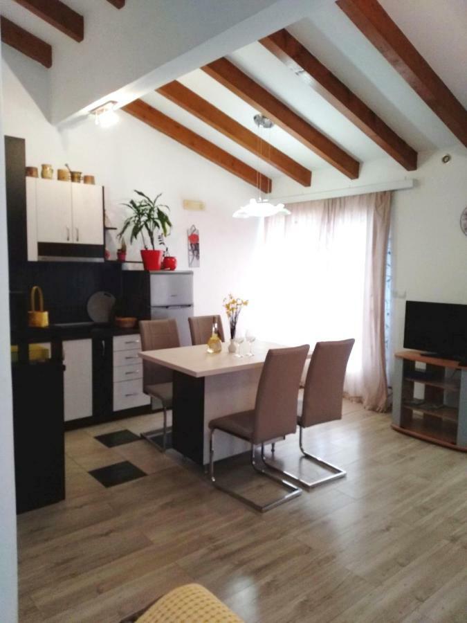 Apartmani Jovanovic Petrovac Eksteriør bilde