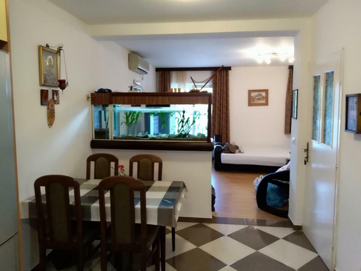 Apartmani Jovanovic Petrovac Eksteriør bilde