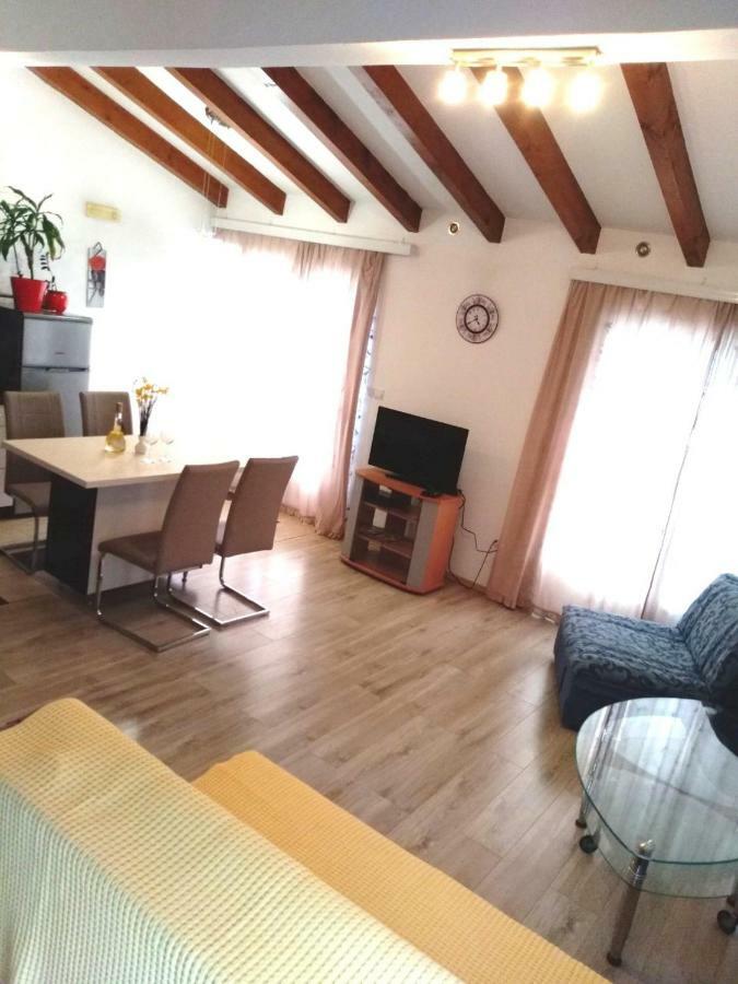 Apartmani Jovanovic Petrovac Eksteriør bilde